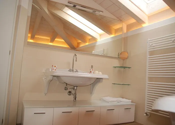 Residenza Simona * Mezzegra