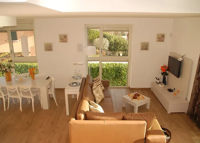 Residenza Simona * Mezzegra